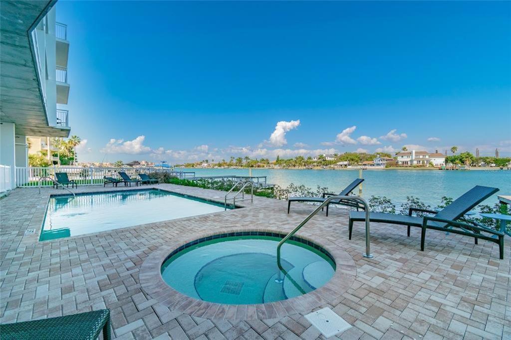 Villa Oceana 202 West St. Pete Beach Esterno foto